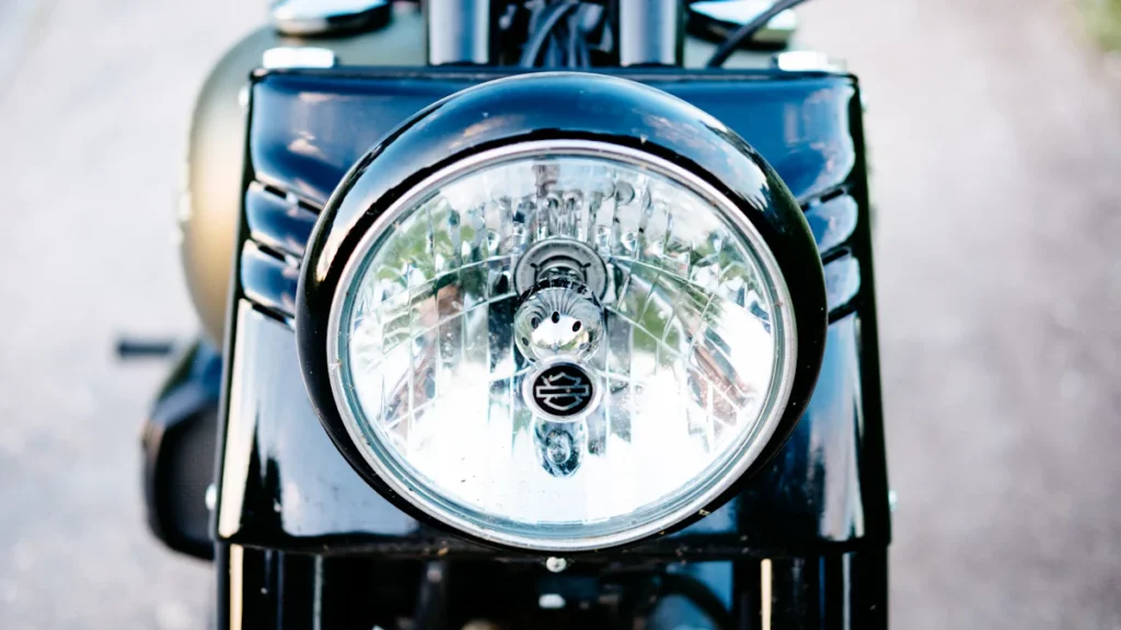 how to replace a headlight on a Harley Davidson motorcycle